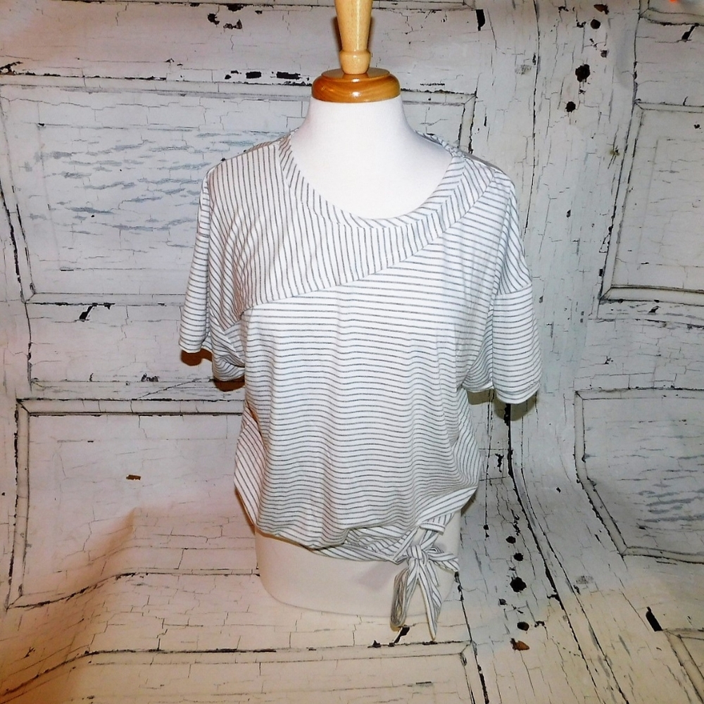 Front Knot Tee